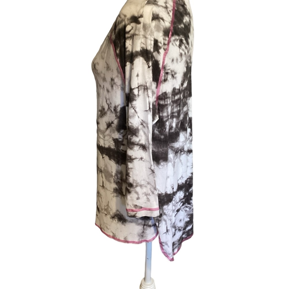 SNOSKINS Abstract Pullover Top In Medium EUC - Picture 5 of 7